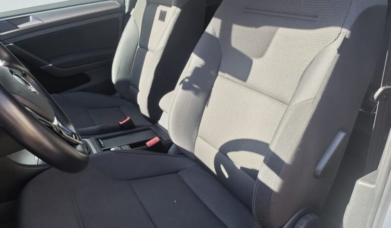 
								Volkswagen Golf 2016 full									