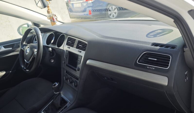 
								Volkswagen Golf 2016 full									