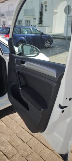 
										Volkswagen Golf 2016 full									