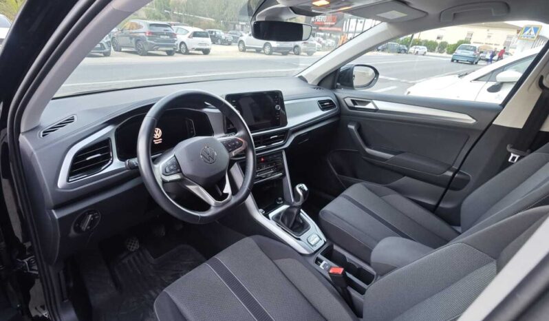 
								Wolkswagen T-ROC full									