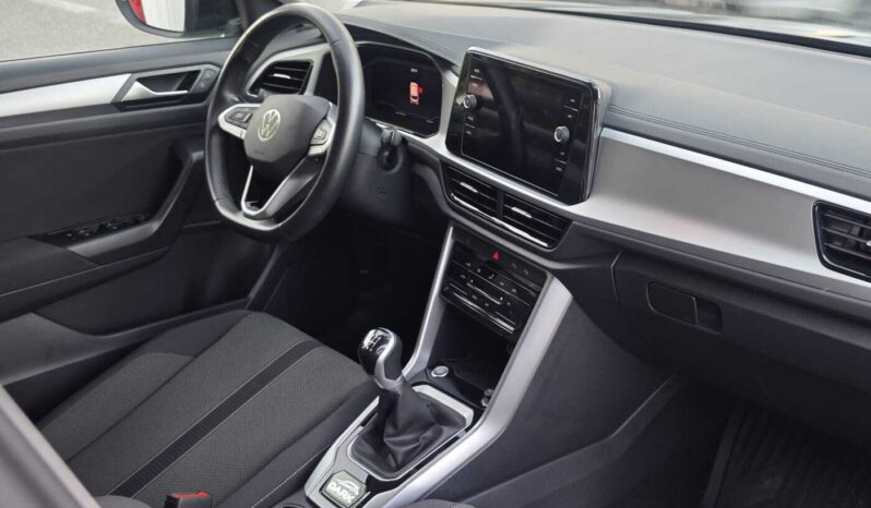 
								Wolkswagen T-ROC full									