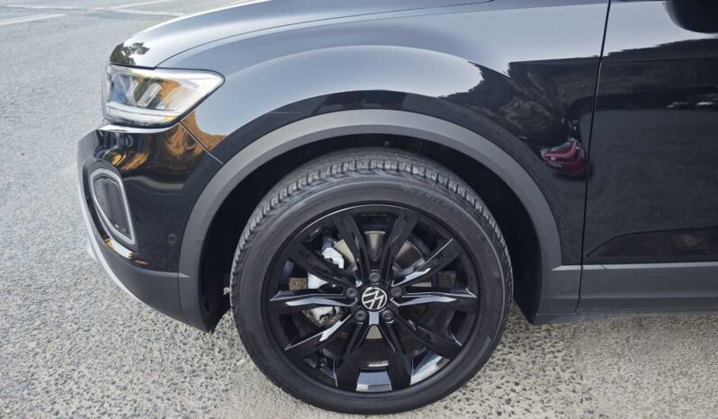 
								Wolkswagen T-ROC full									