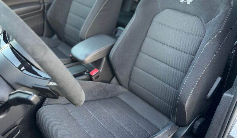 
								Volkswagen Golf R Unlimited R310 UNIDAD 8/50 full									