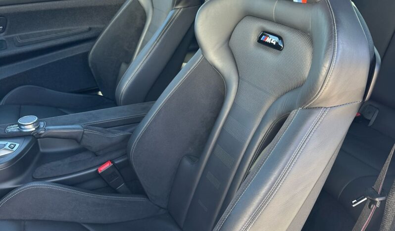 
								BMW M4 Cs Nacional full									