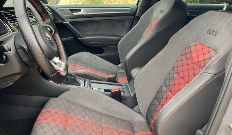 
								Volkswagen Golf GTI TCR 2019 full									